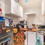 Chez Valentine Apartment *